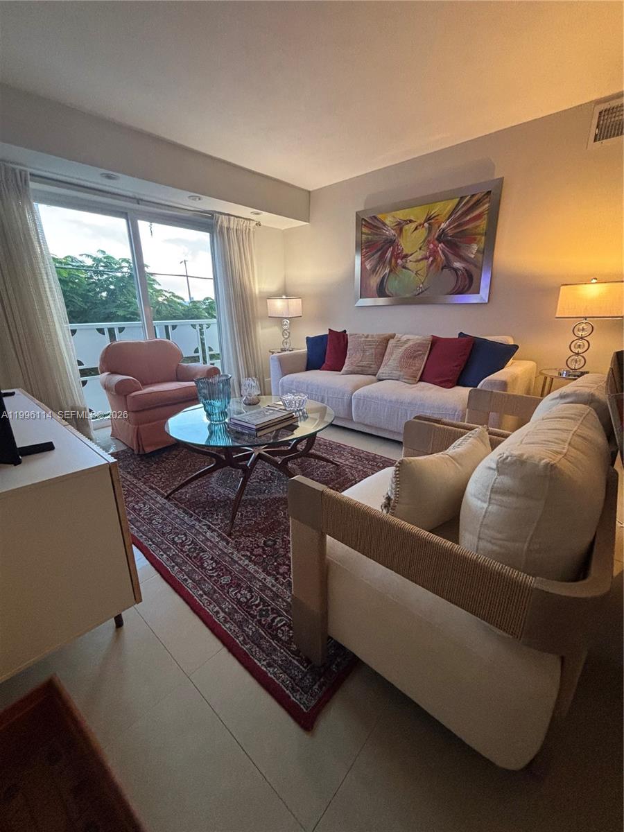 1498 Jefferson Ave #405