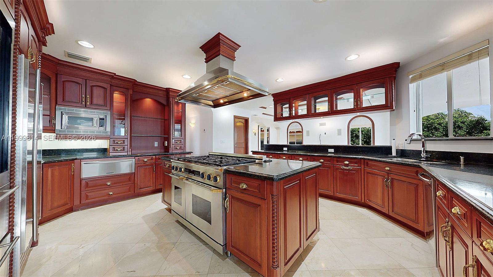 1131 Stillwater Dr Miami Beach, FL 33141