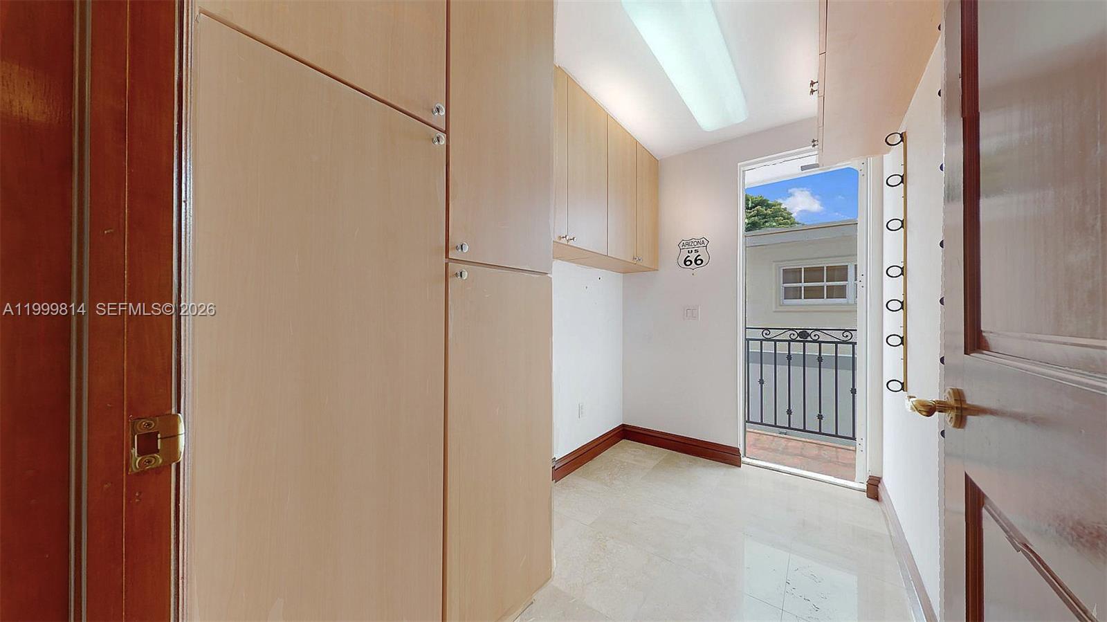 1131 Stillwater Dr Miami Beach, FL 33141