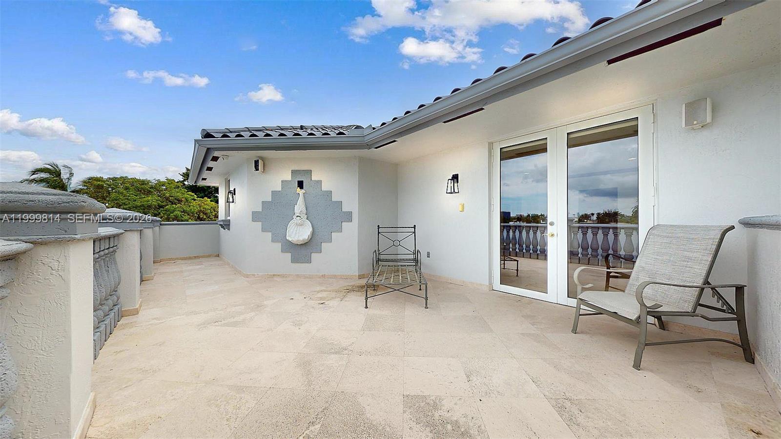 1131 Stillwater Dr Miami Beach, FL 33141