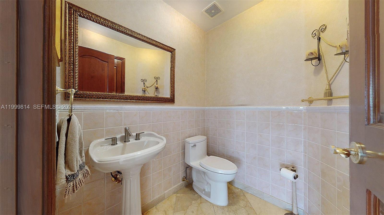 1131 Stillwater Dr Miami Beach, FL 33141