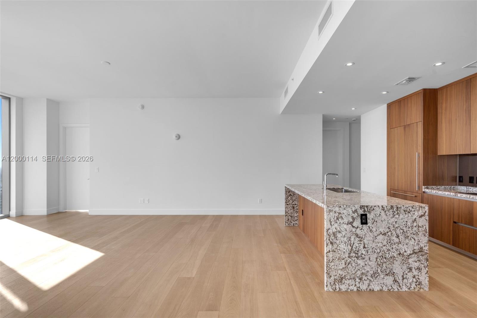 175 SE 25th Rd #3003 Miami, FL 33129