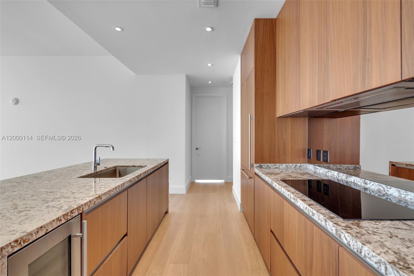 175 SE 25th Rd #3003 Miami, FL 33129