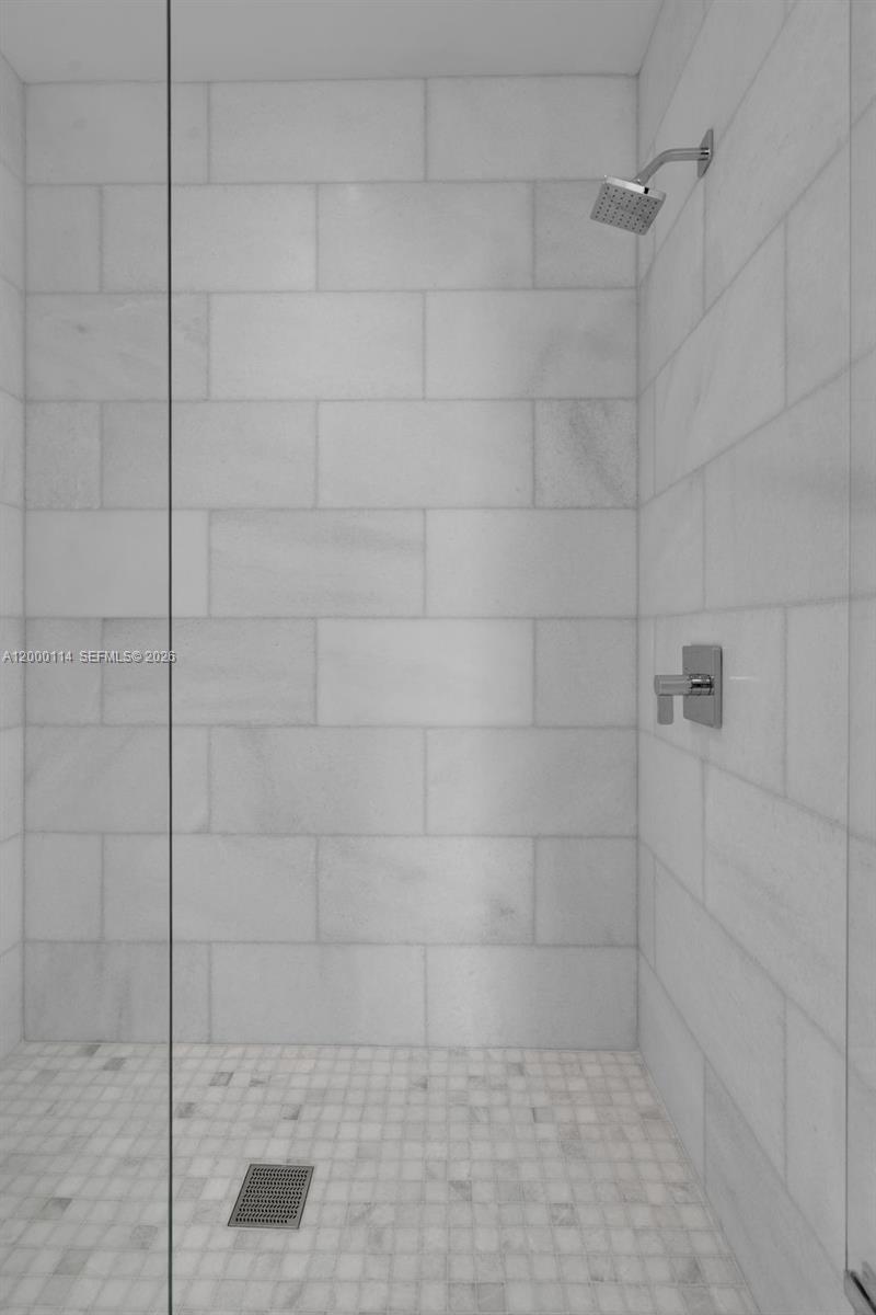 175 SE 25th Rd #3003 Miami, FL 33129