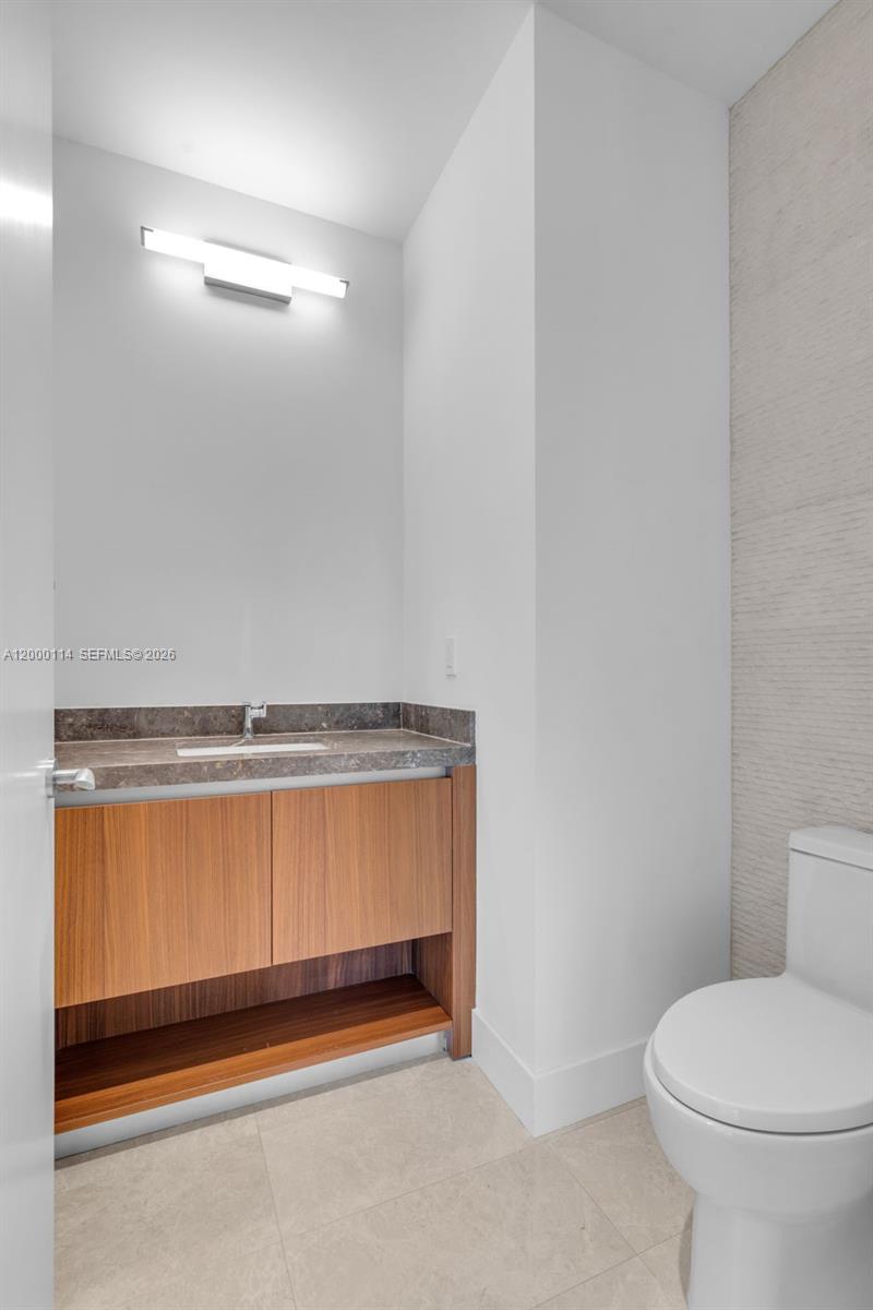 175 SE 25th Rd #3003 Miami, FL 33129