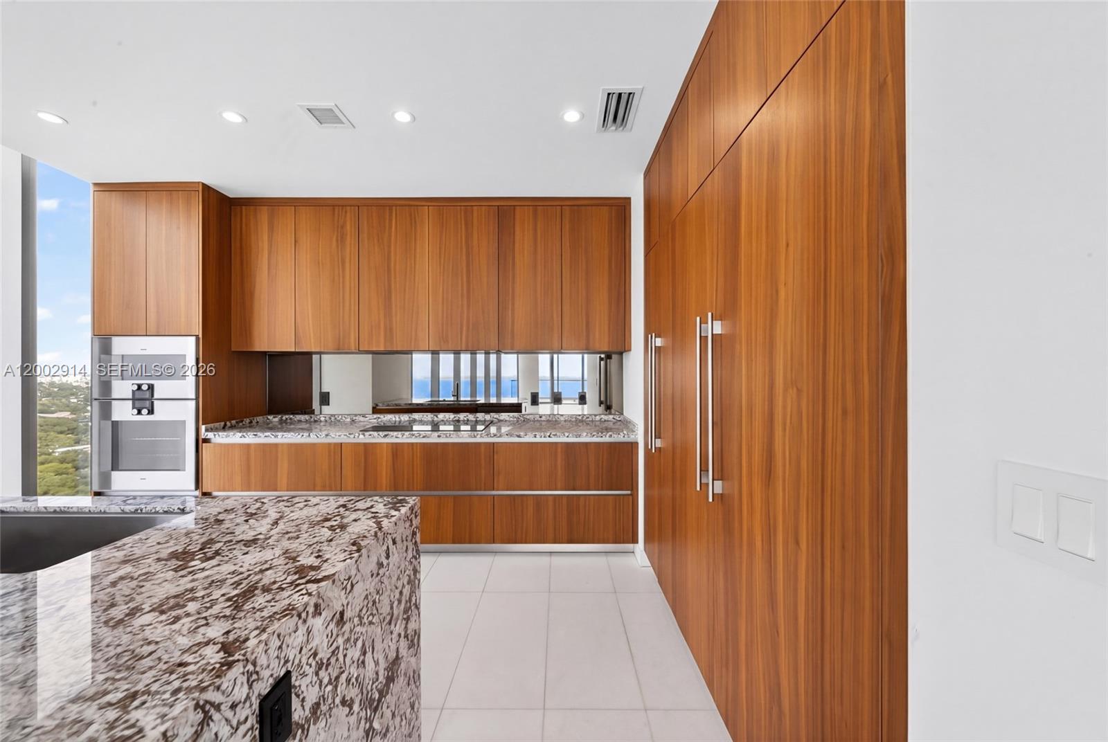 175 SE 25th Rd #2602 Miami, FL 33129