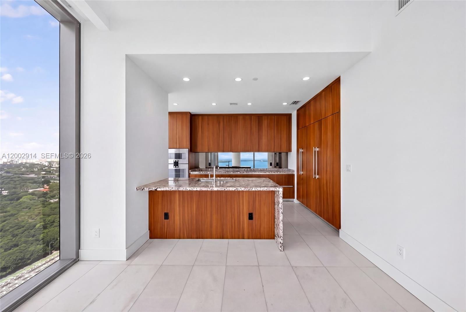 175 SE 25th Rd #2602 Miami, FL 33129