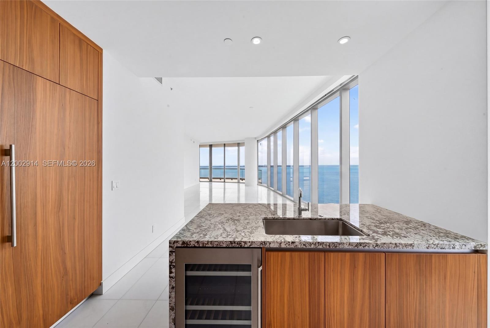 175 SE 25th Rd #2602 Miami, FL 33129