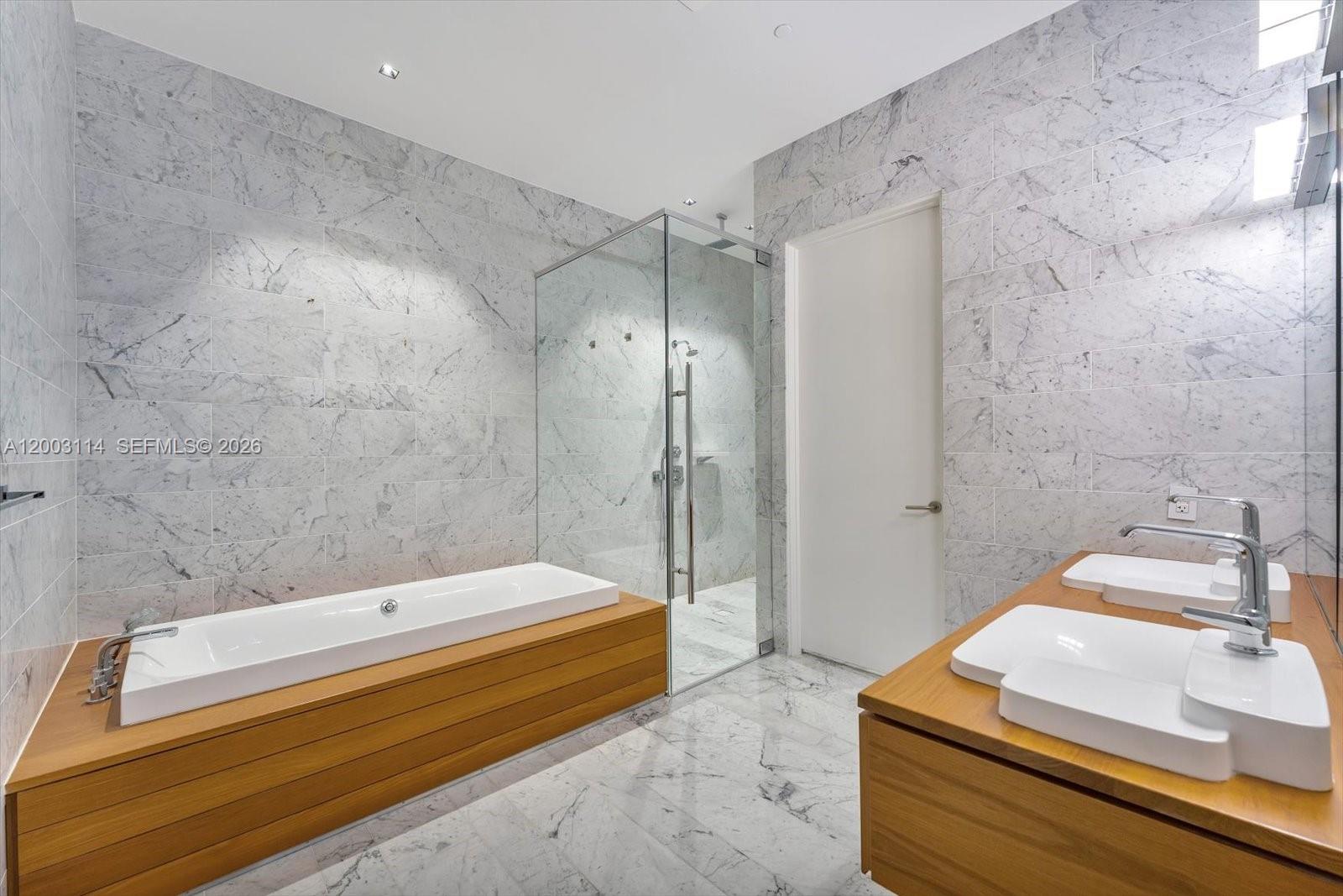 2675 S Bayshore Dr #602S Miami, FL 33133