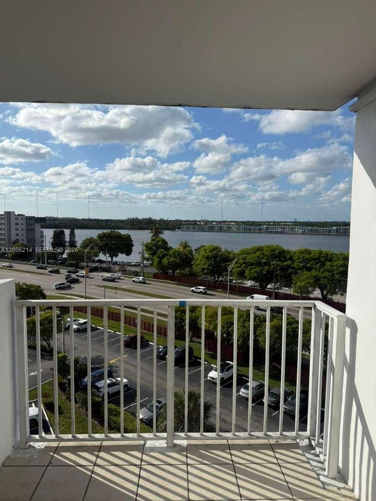1200 NE Miami Gdns Dr #812W