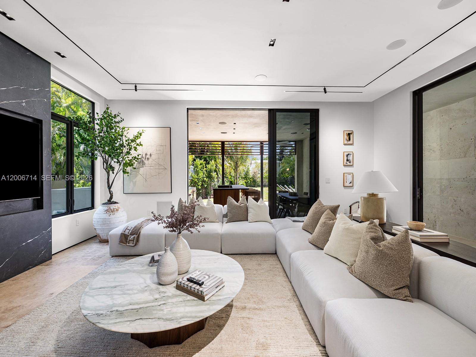 6690 SW 96th St Pinecrest, FL 33156