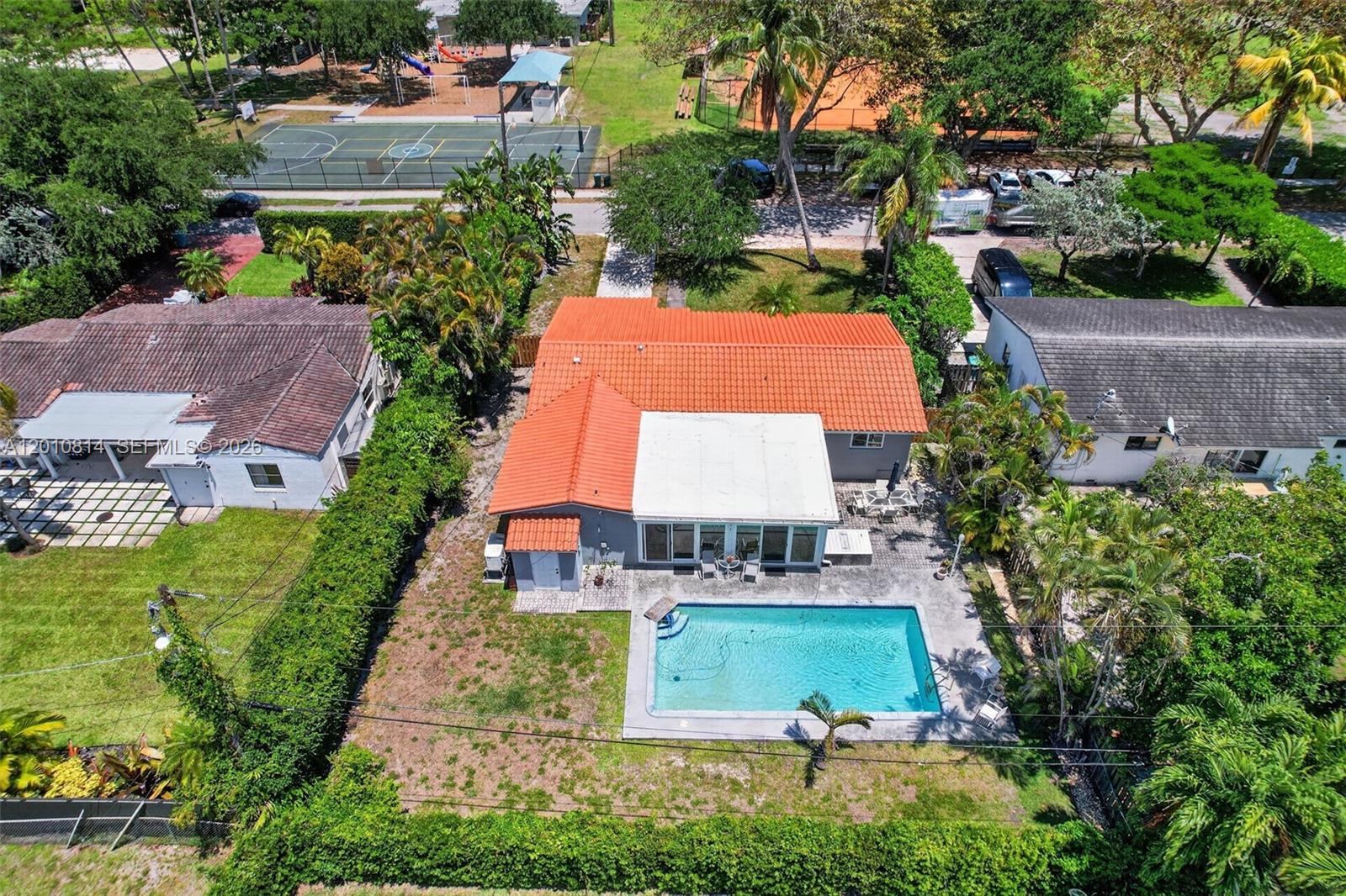 11400 NE 9th Ave Biscayne Park, FL 33161