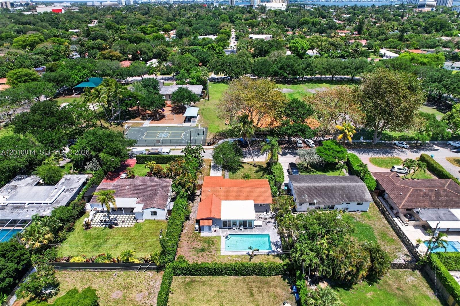 11400 NE 9th Ave Biscayne Park, FL 33161