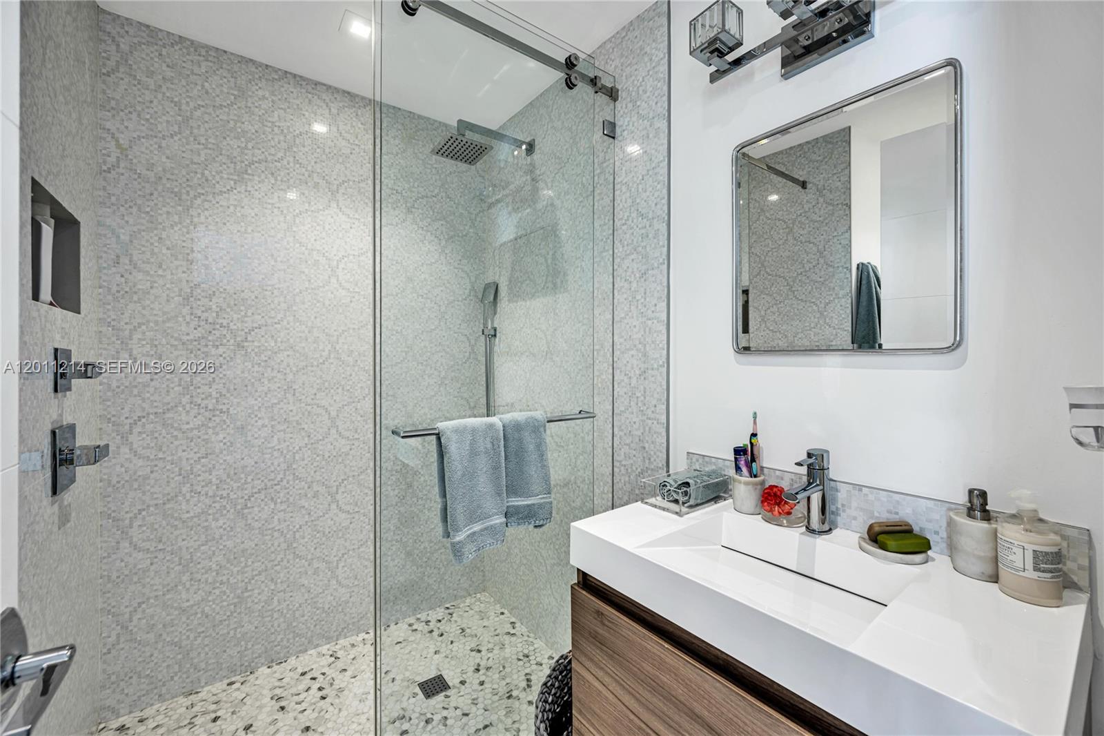 4975 Delaware Ave Miami Beach, FL 33140