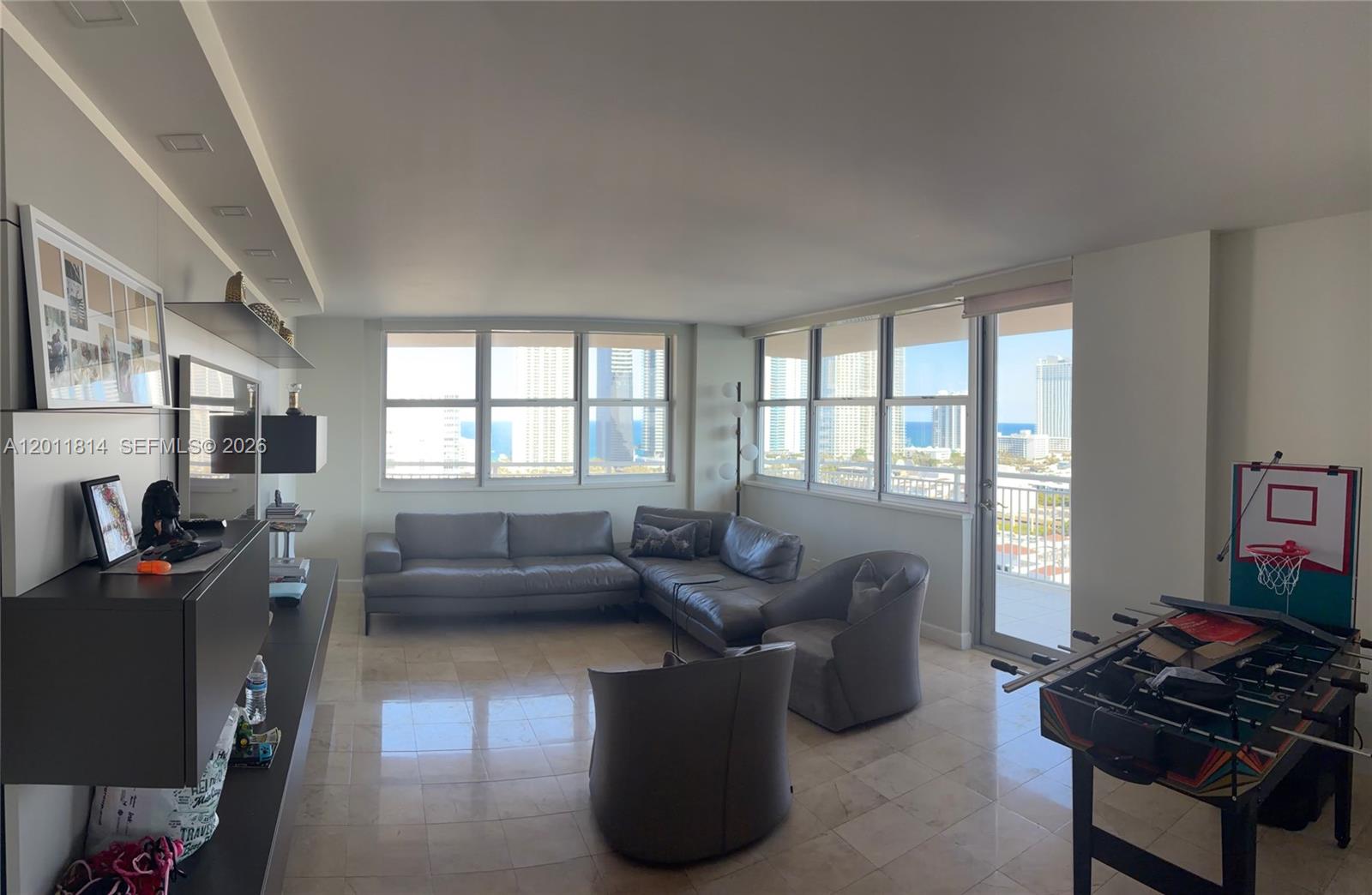 image Winston Towers 1003