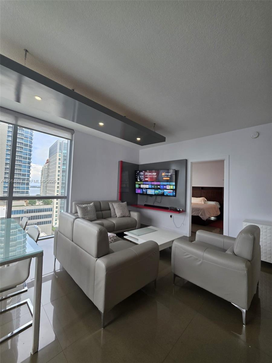 1060 Brickell Ave #2201 Miami, FL 33131