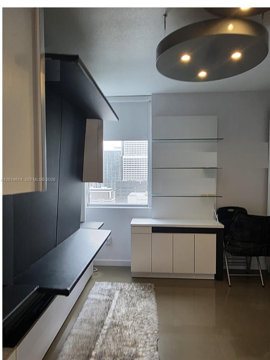 1060 Brickell Ave #2201 Miami, FL 33131