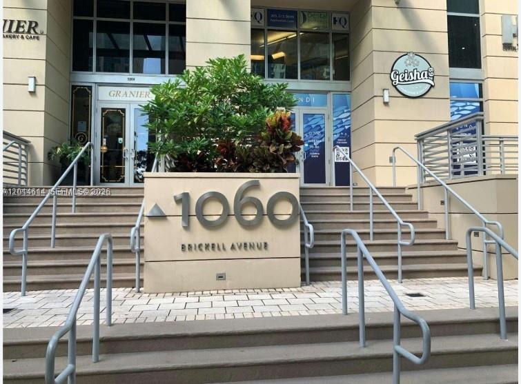 1060 Brickell Ave #2201 Miami, FL 33131