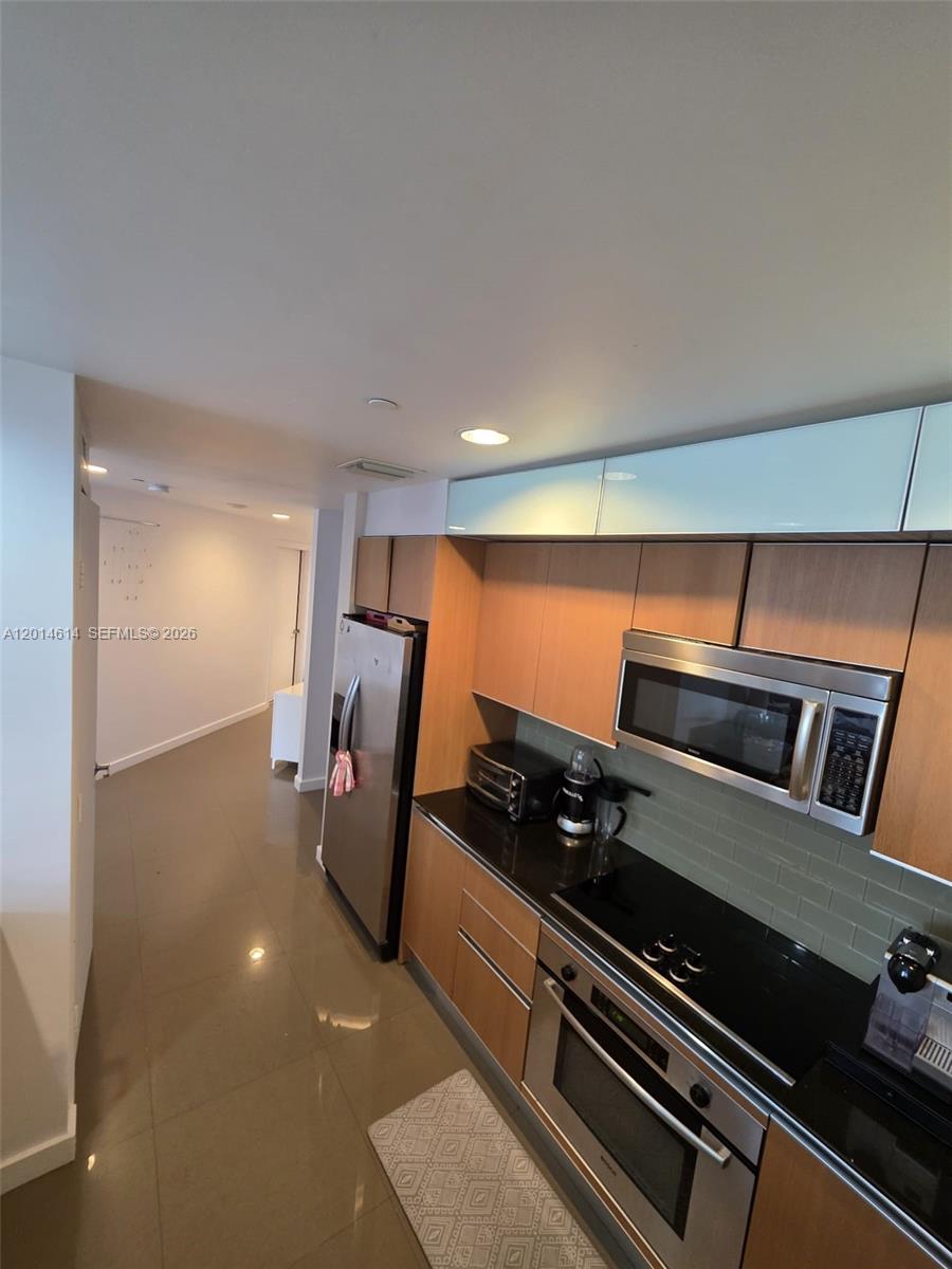 1060 Brickell Ave #2201 Miami, FL 33131