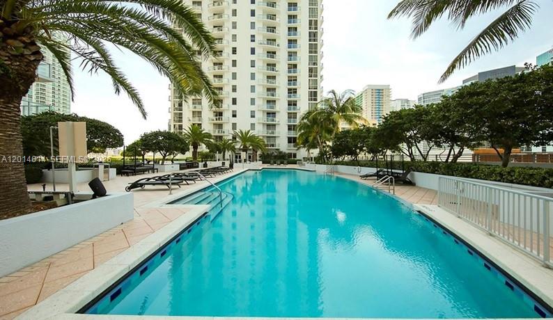1060 Brickell Ave #2201 Miami, FL 33131