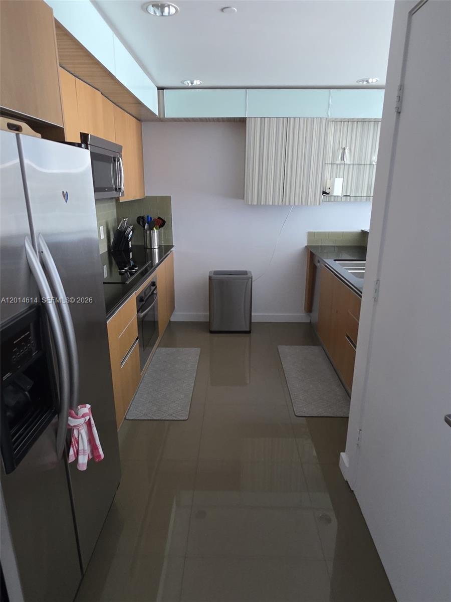 1060 Brickell Ave #2201 Miami, FL 33131