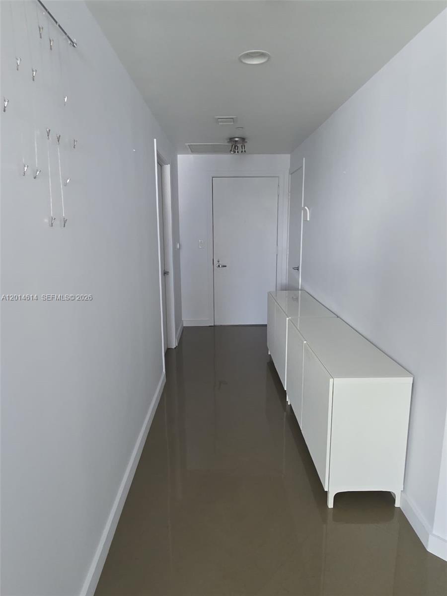 1060 Brickell Ave #2201 Miami, FL 33131
