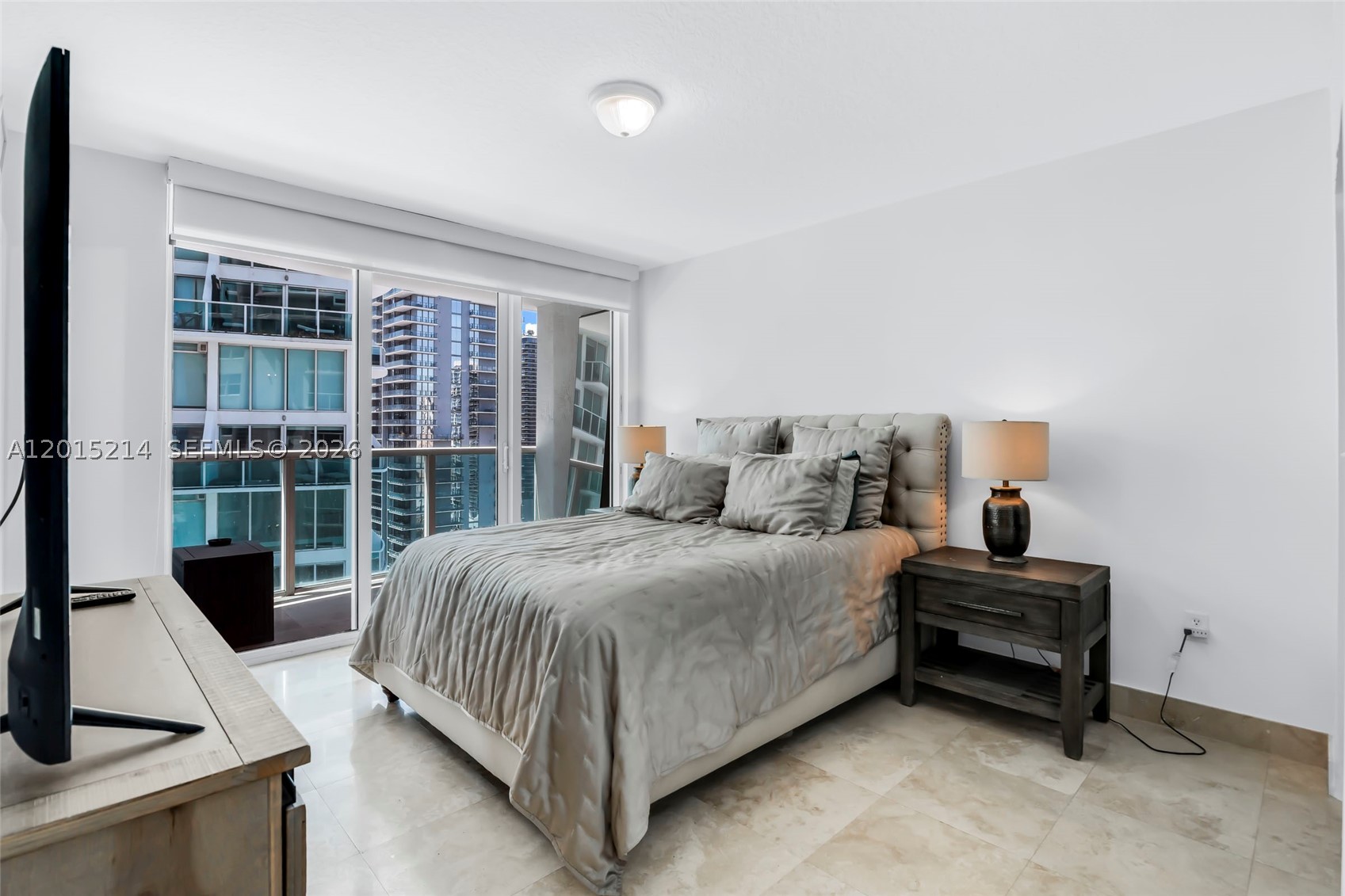 image Brickell on the River North17