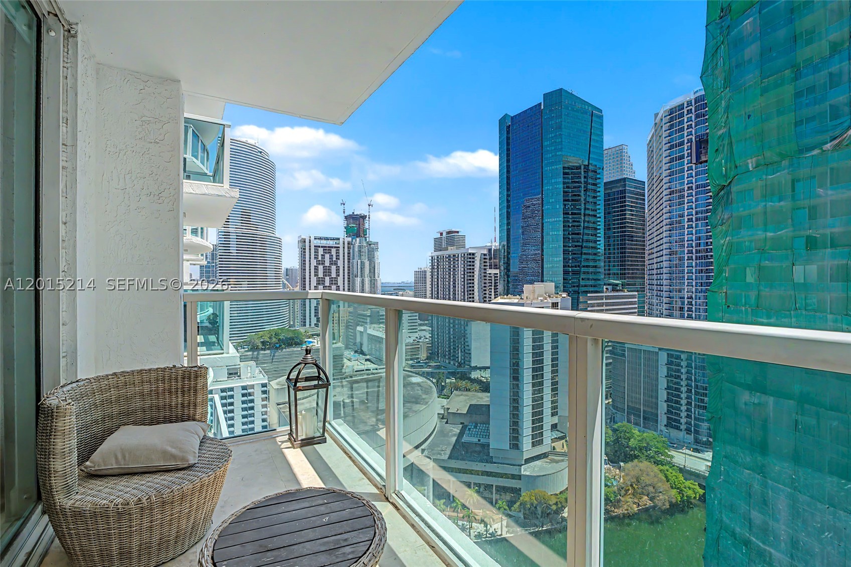 image Brickell on the River North25