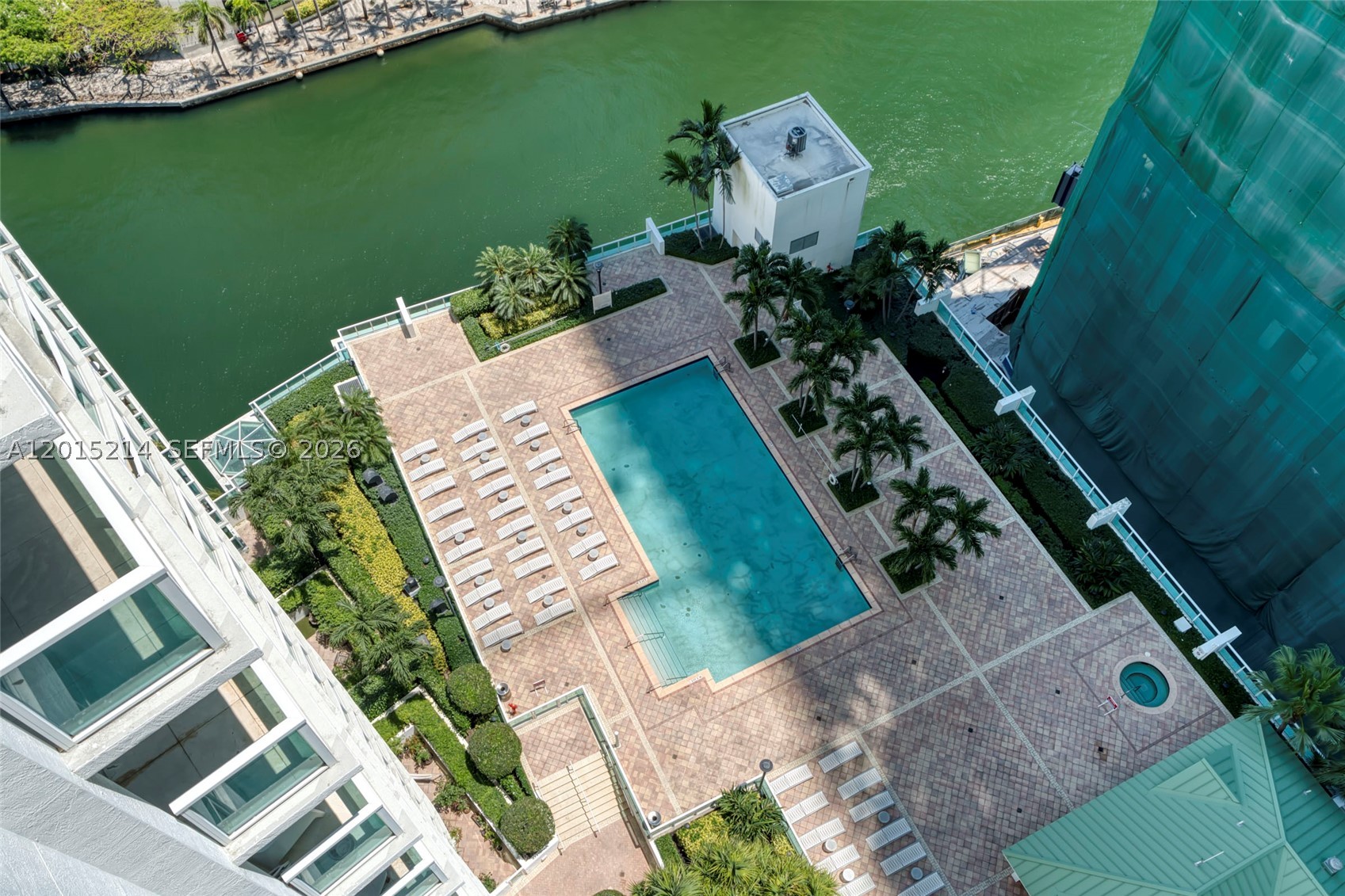 image Brickell on the River North33