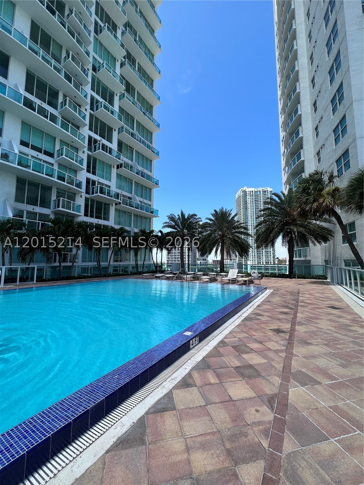 image Brickell on the River North60