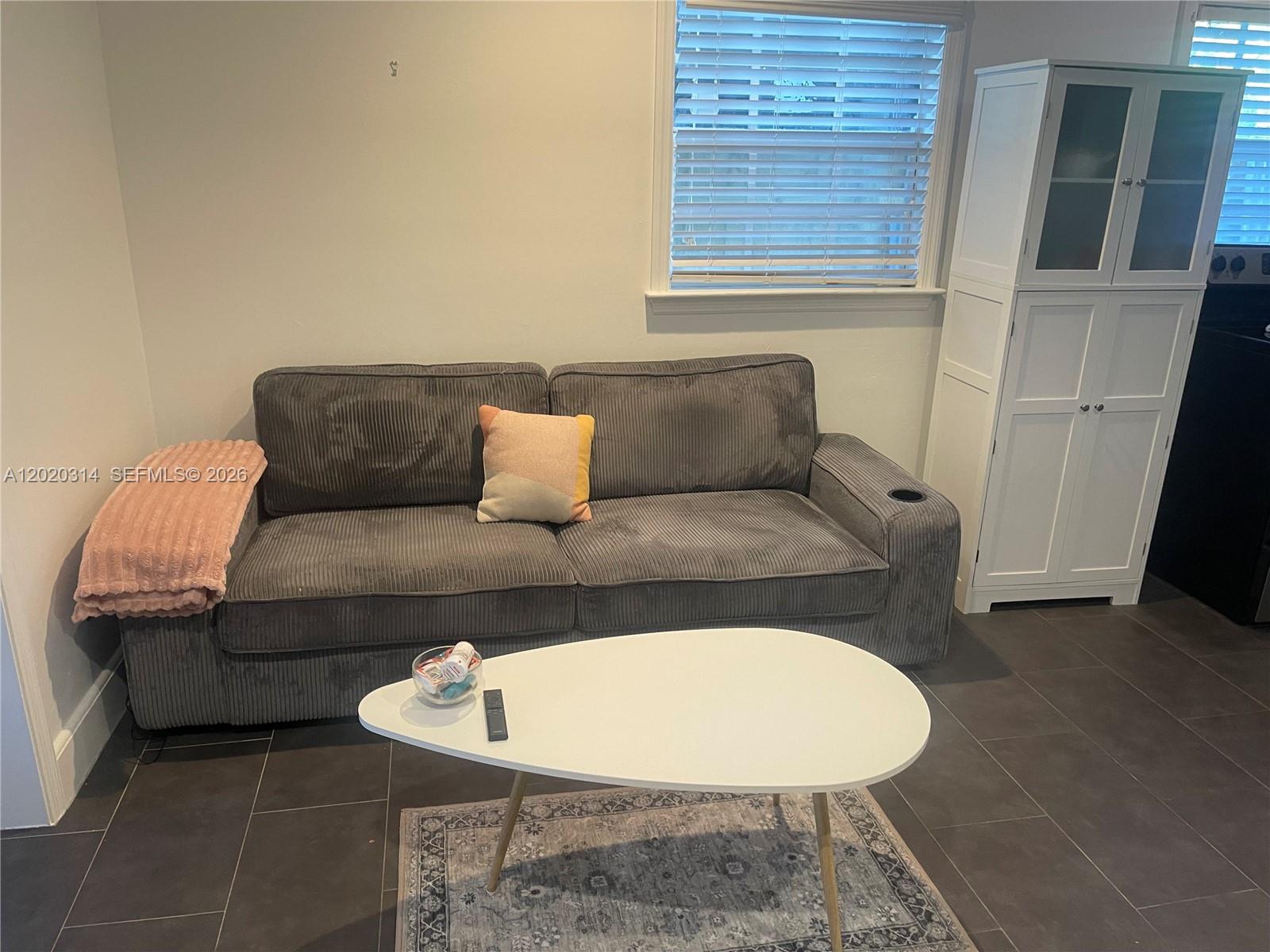 27 NE 49th St Miami, FL 33137
