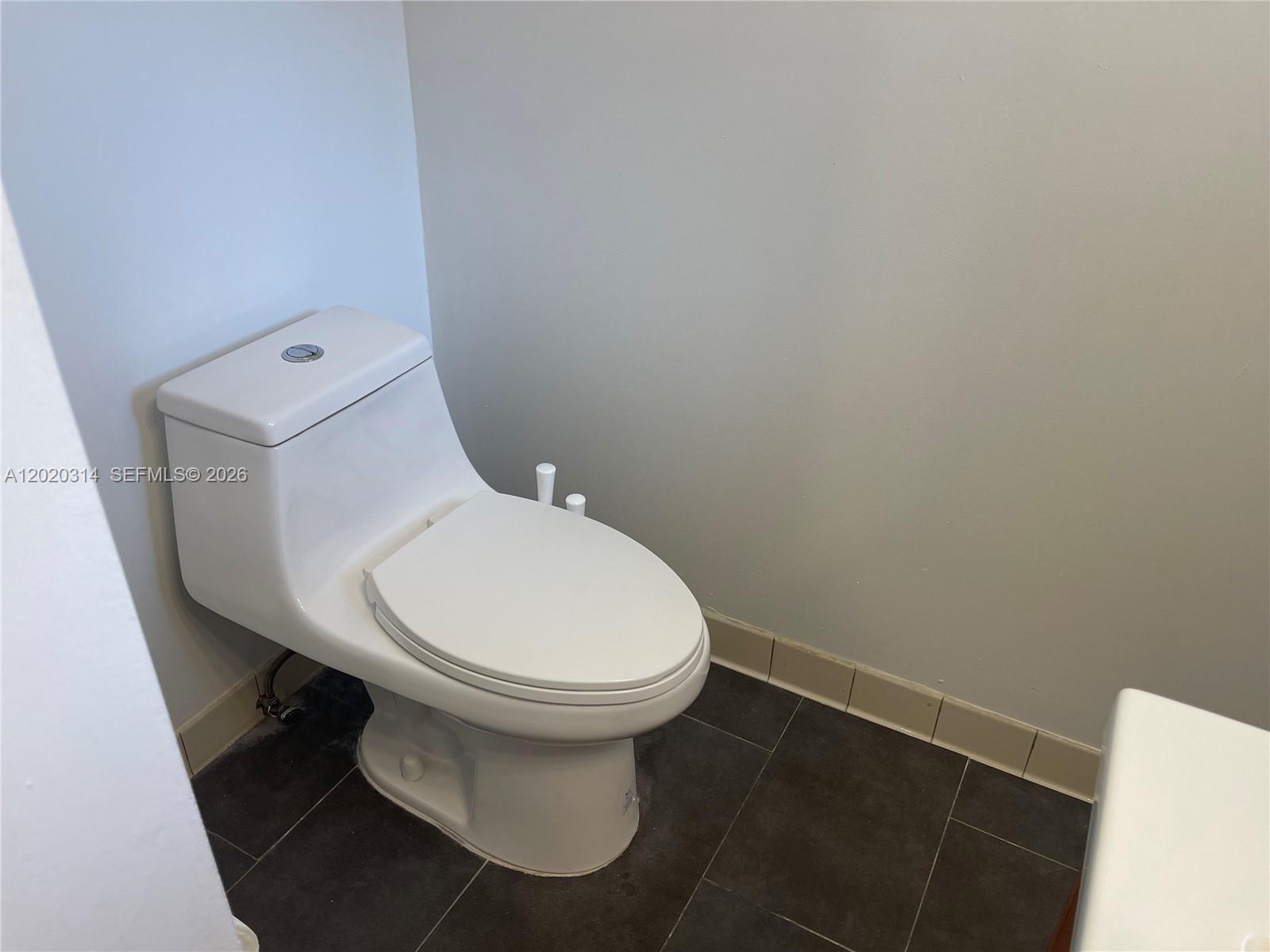 27 NE 49th St Miami, FL 33137