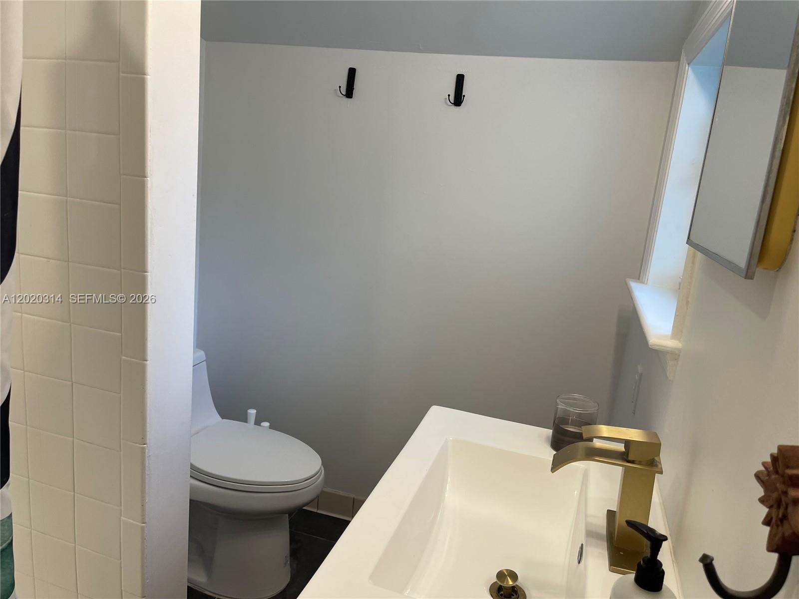 27 NE 49th St Miami, FL 33137