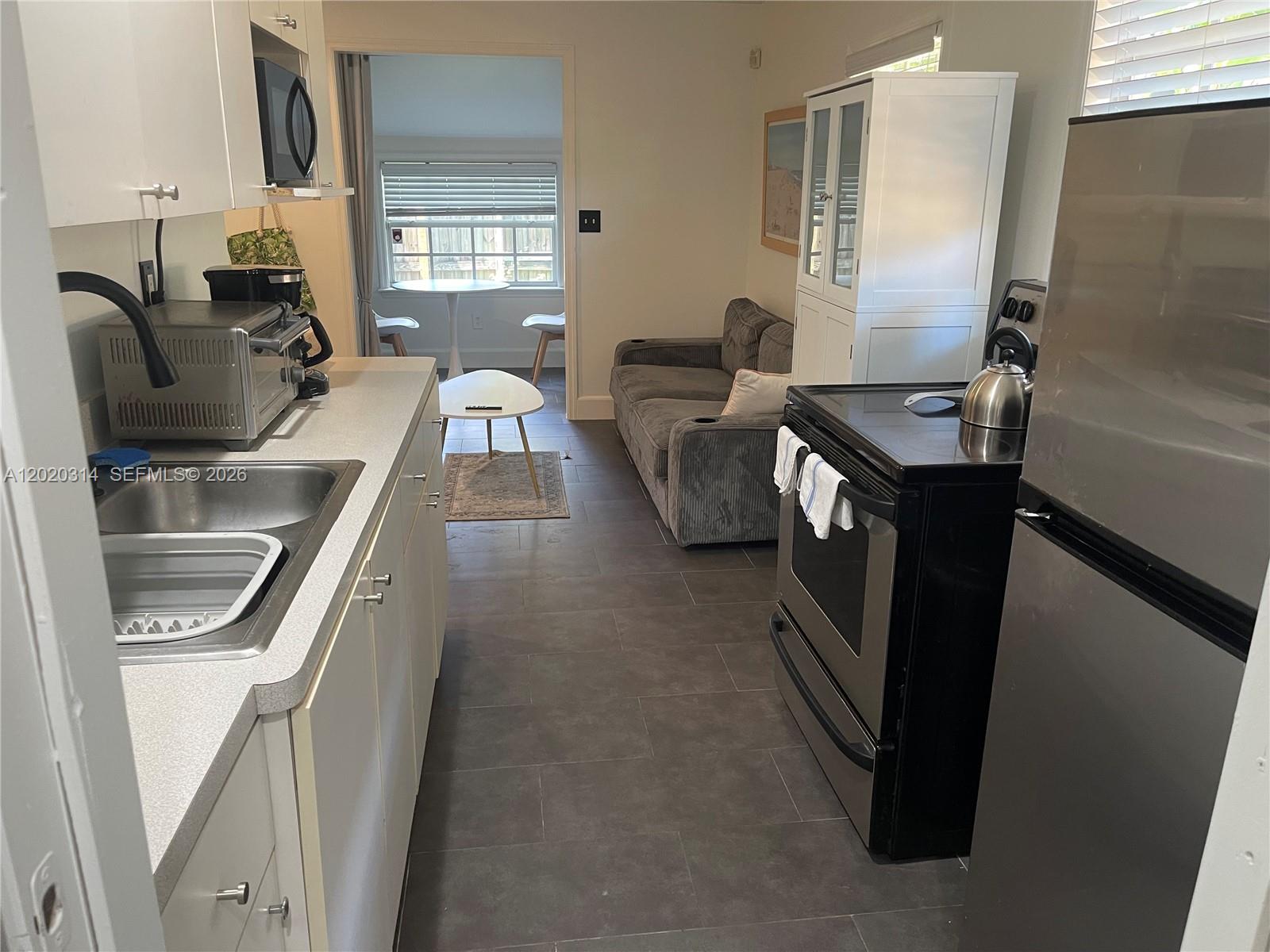27 NE 49th St Miami, FL 33137