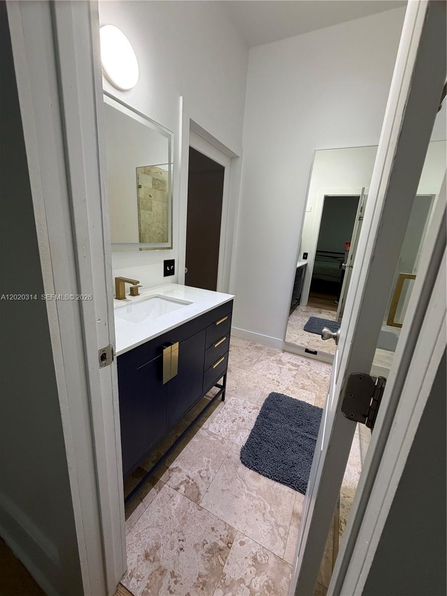 27 NE 49th St Miami, FL 33137
