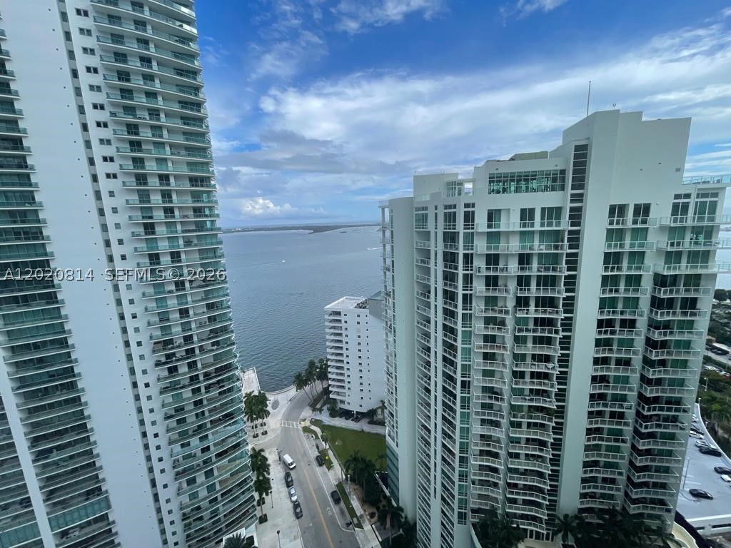 1300 Brickell Bay Dr #1805