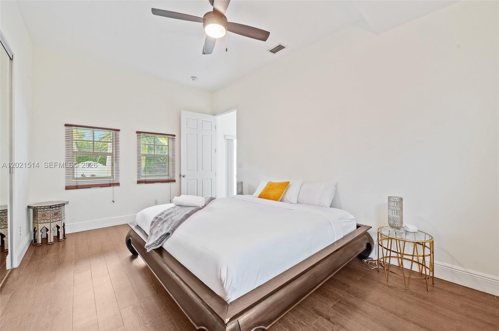 2501 Pine Tree Dr Miami Beach, FL 33140