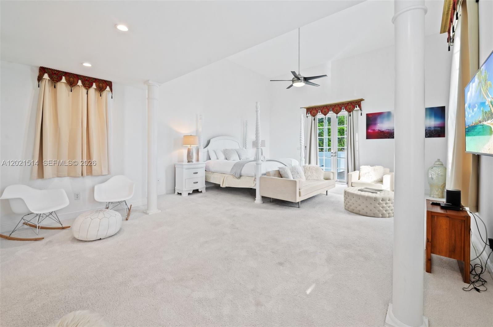 2501 Pine Tree Dr Miami Beach, FL 33140
