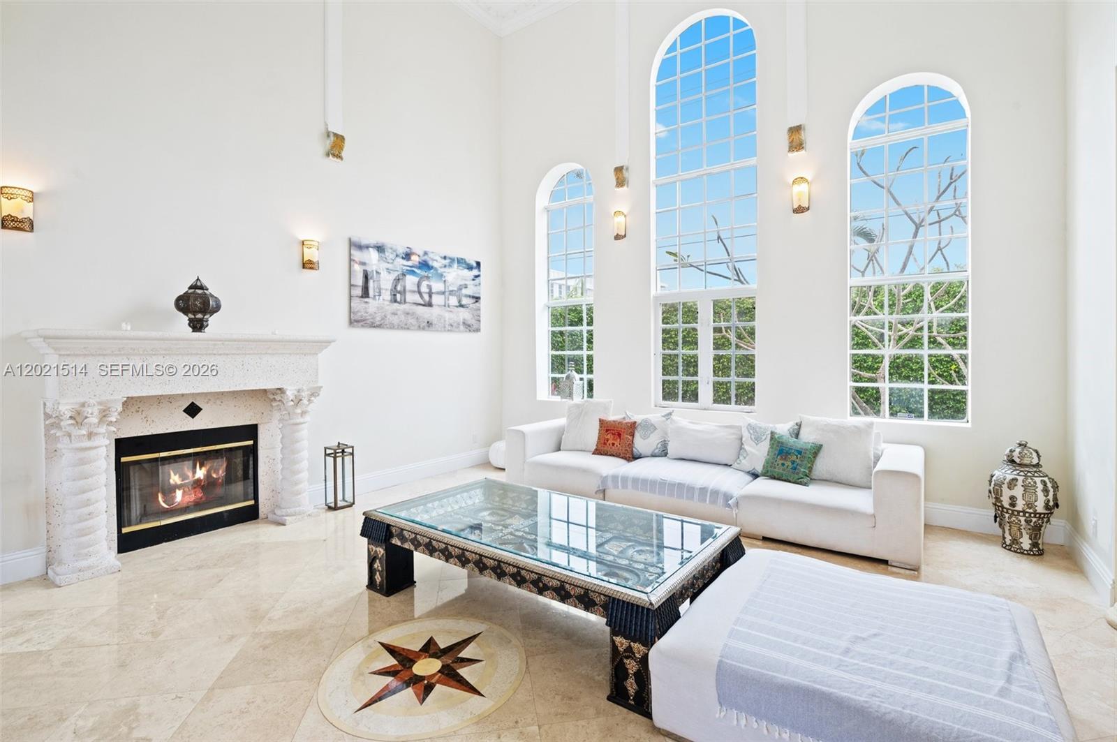 2501 Pine Tree Dr Miami Beach, FL 33140
