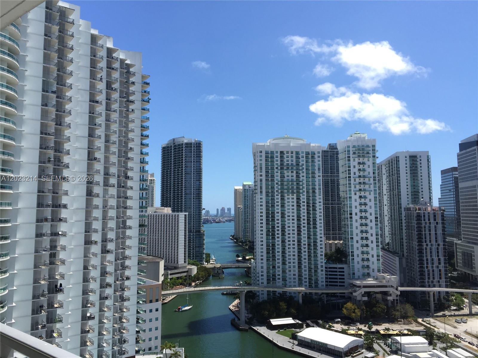 90 SW 3rd St #2614
