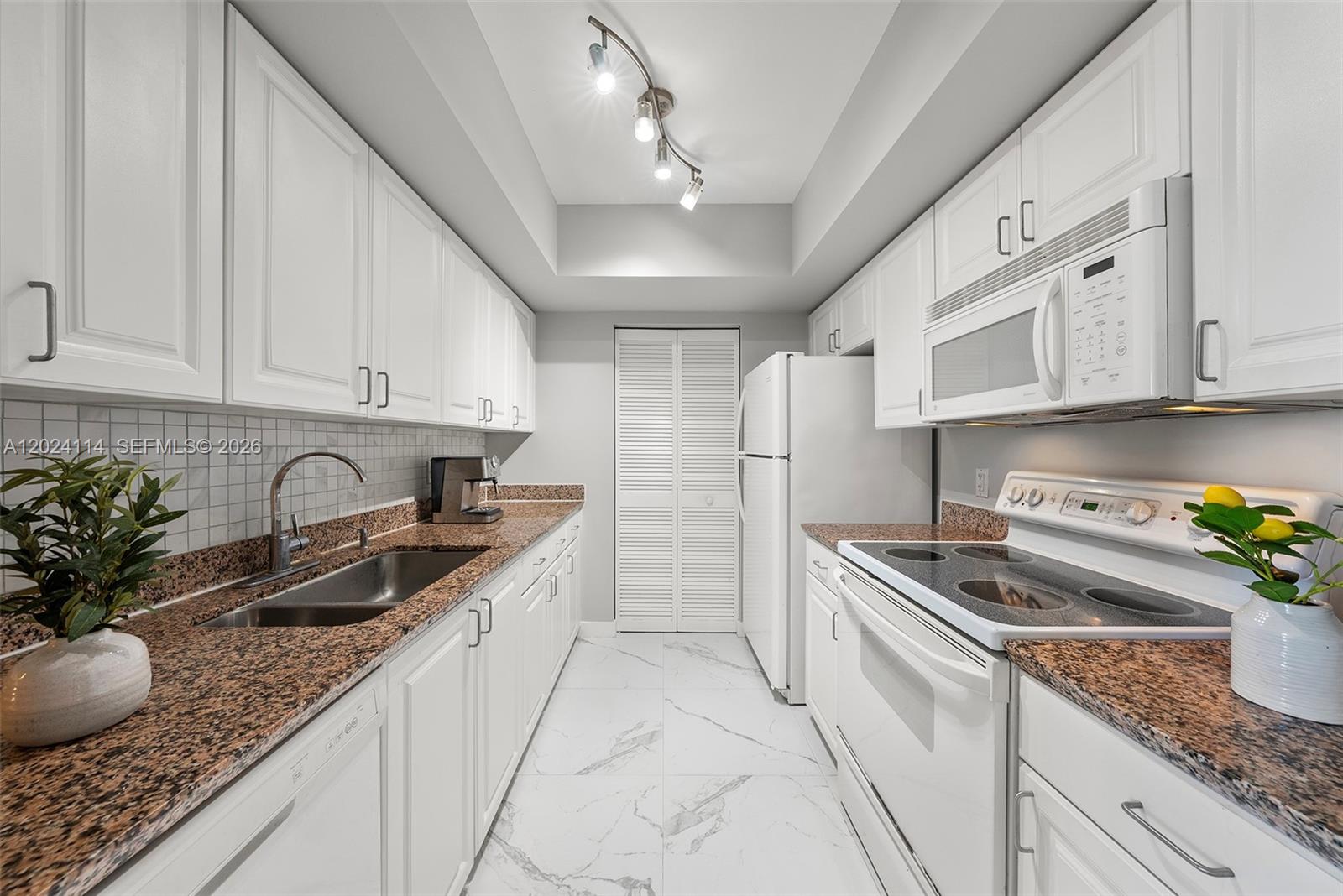 90 Alton Rd #1405 Miami Beach, FL 33139