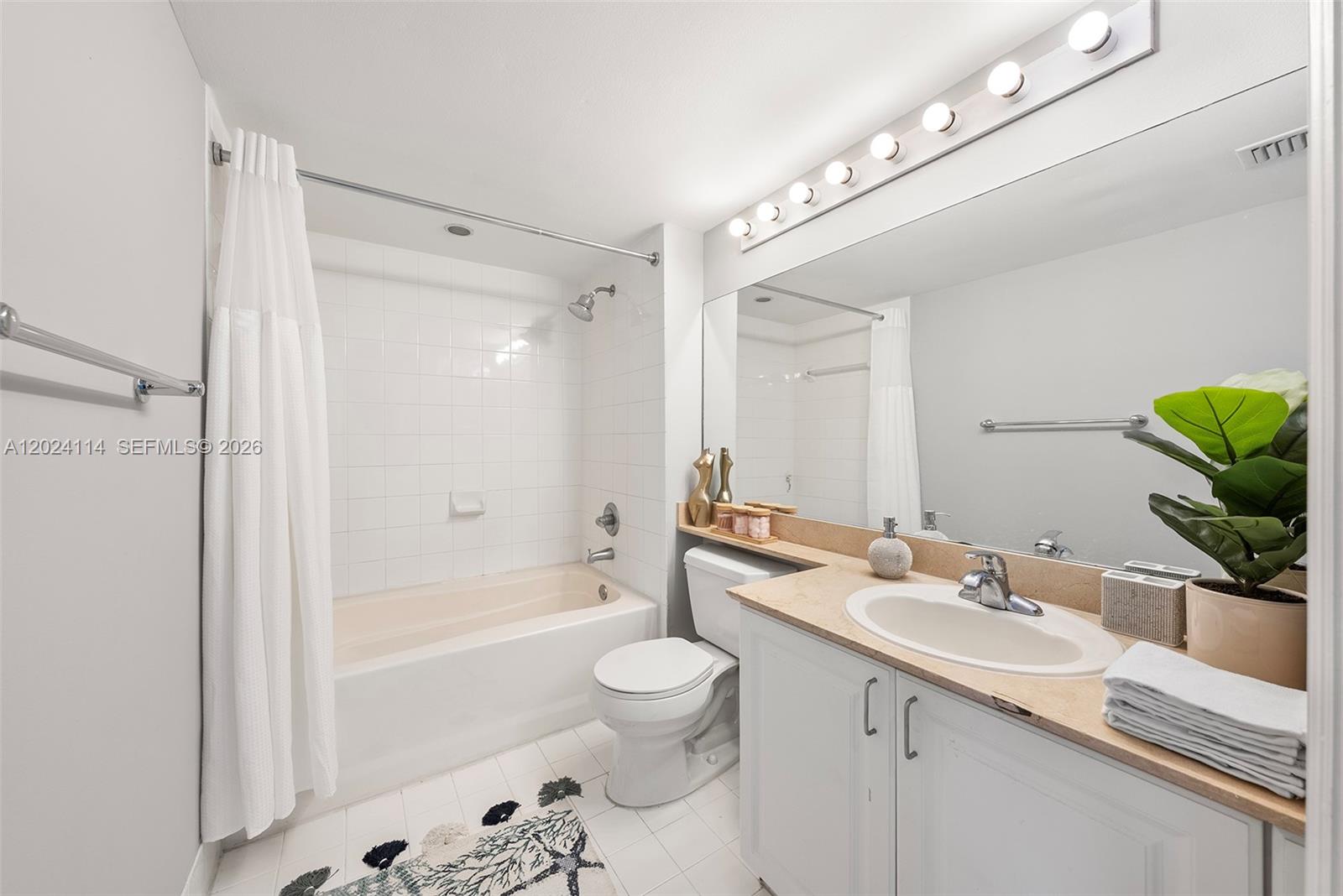 90 Alton Rd #1405 Miami Beach, FL 33139