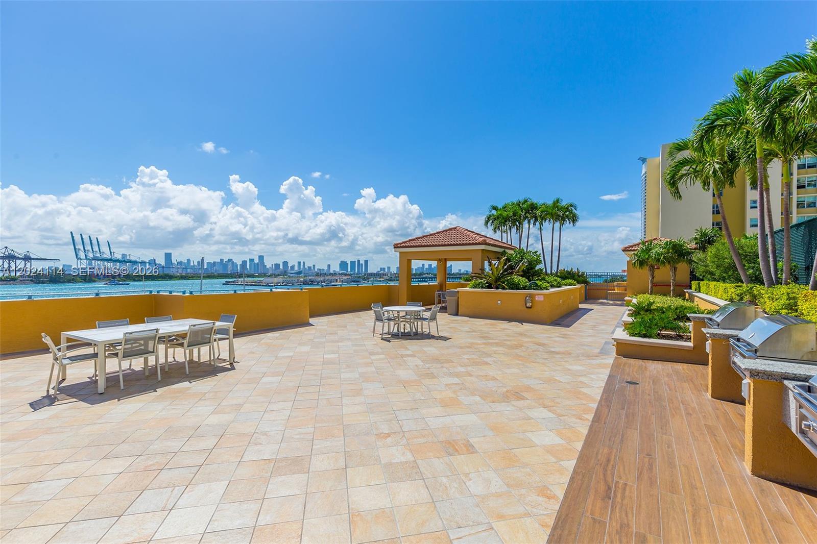 90 Alton Rd #1405 Miami Beach, FL 33139