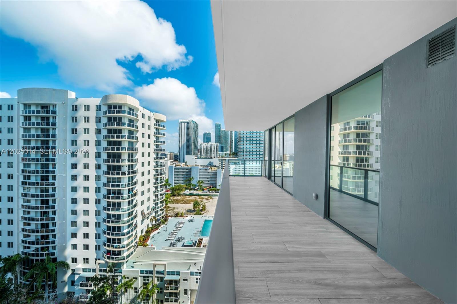 image Elysee Miami55