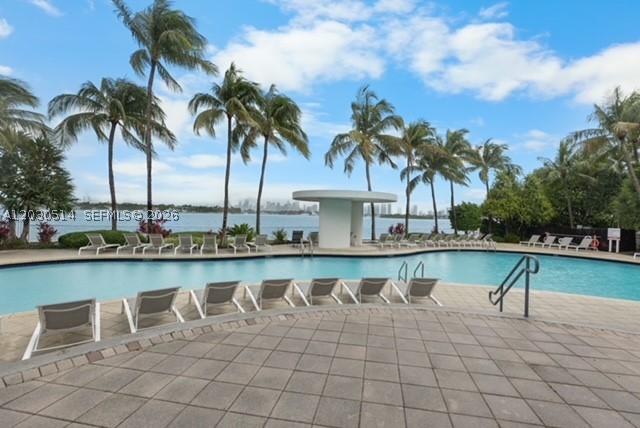 image The Waverly at South Beach42