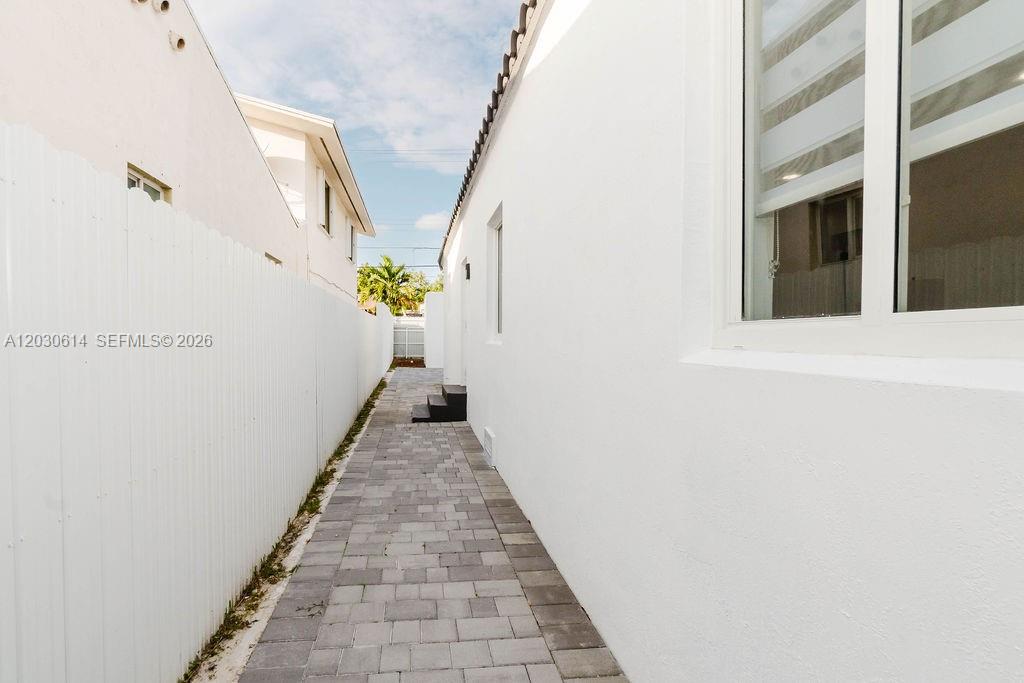 2101 SW 16th Ter Miami, FL 33145