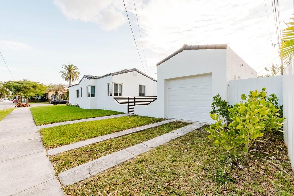 2101 SW 16th Ter Miami, FL 33145