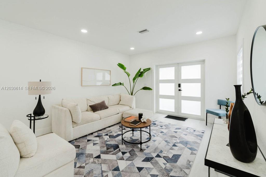 2101 SW 16th Ter Miami, FL 33145