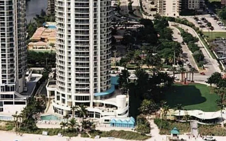 17375 Collins Ave #1008