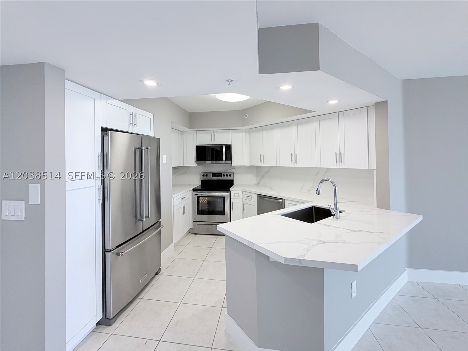 1800 Sunset Harbour Dr #1211